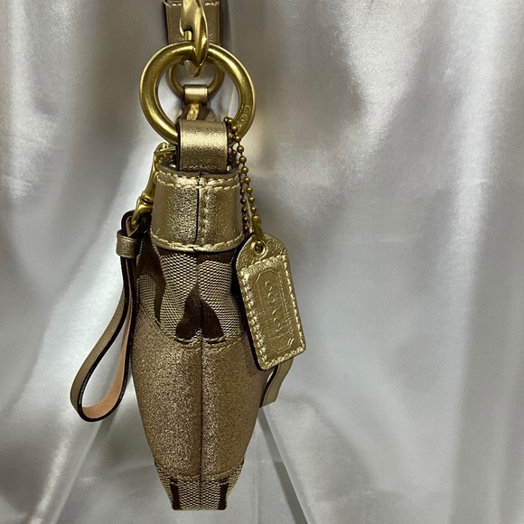 Coach small wrist/elbow  bag with signature print  18-H4c - Picture 4 of 8